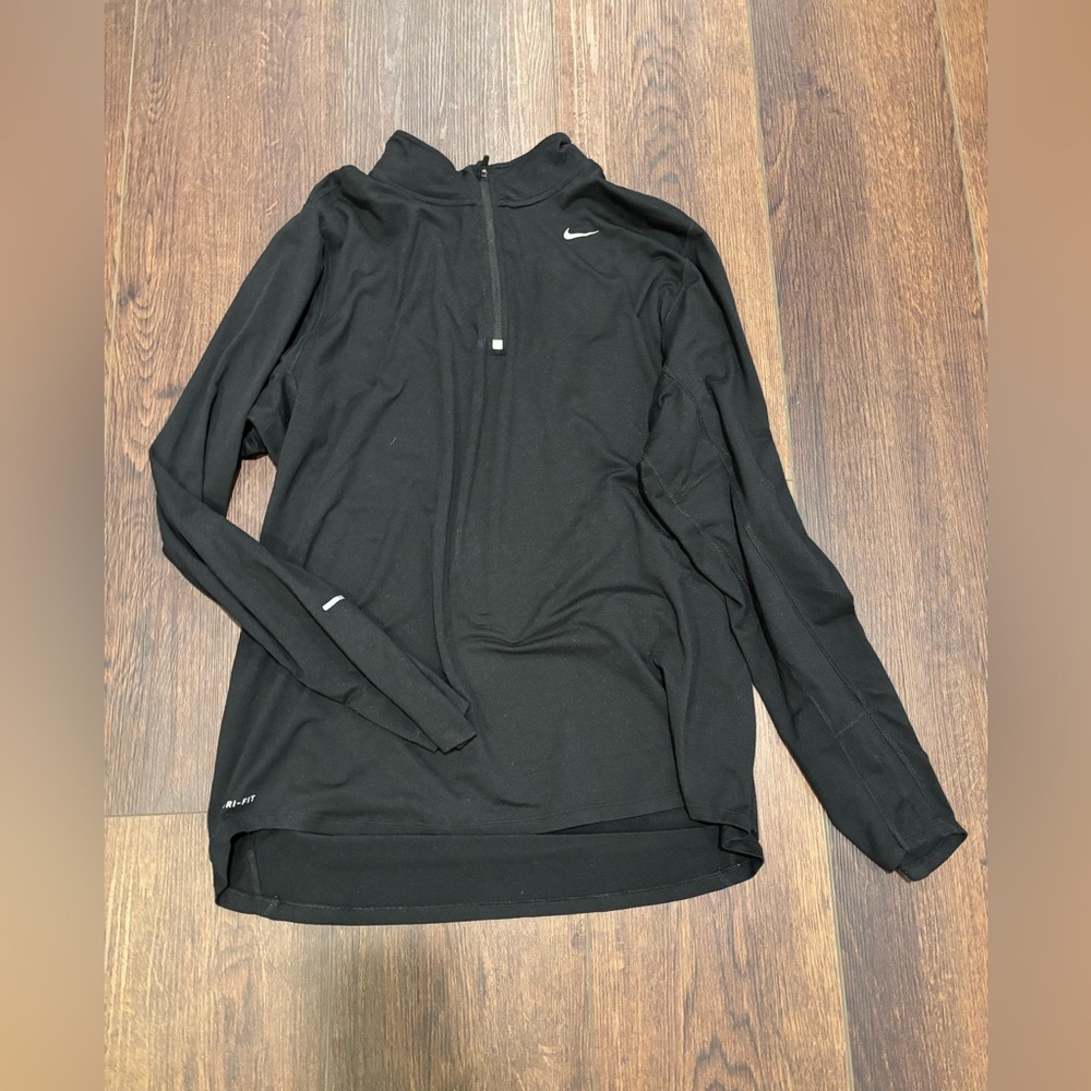 Men’ XL Nike Dri-Fit long sleeved shirt half-zip